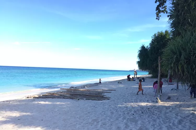 Pantai Nusantara Wowong